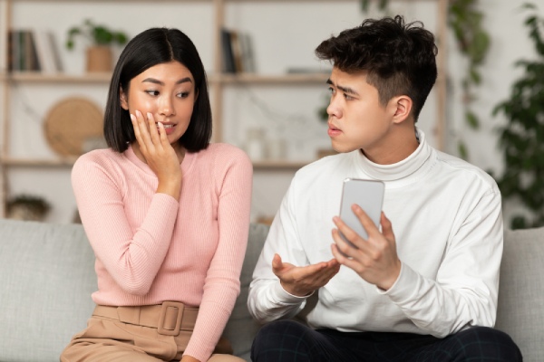 How To Catch Your Wife Cheating?