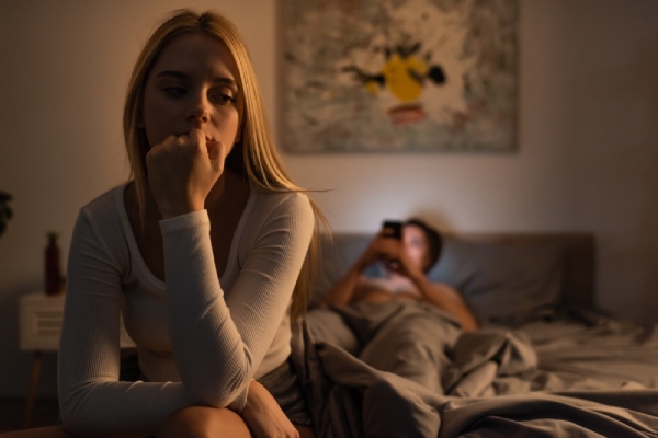 How Can I See What My Husband Is Doing On His Phone?